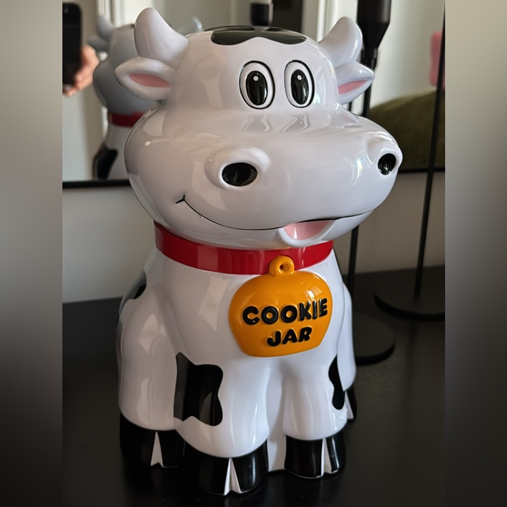 Mooing Cow Cookie Jar with Red Collar